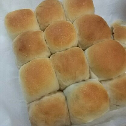 ふわふわでおいしいパンが出来ました！！
材料も手頃で簡単でした。
おいしいレシピありがとうございます(^^)